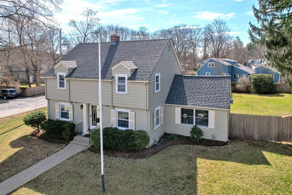 7 Windemere Road Worcester, MA 01602 - Photo 3 of 39 Gallery Image 3