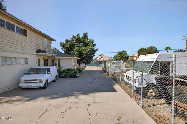 $1,499,000 | 870 Corporation Street, Santa Paula, CA 93060