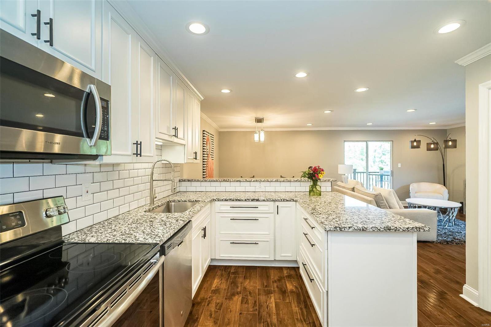 1340 Holgate Drive, Unit E2 Ballwin, MO 63021 - Photo 19 of 51