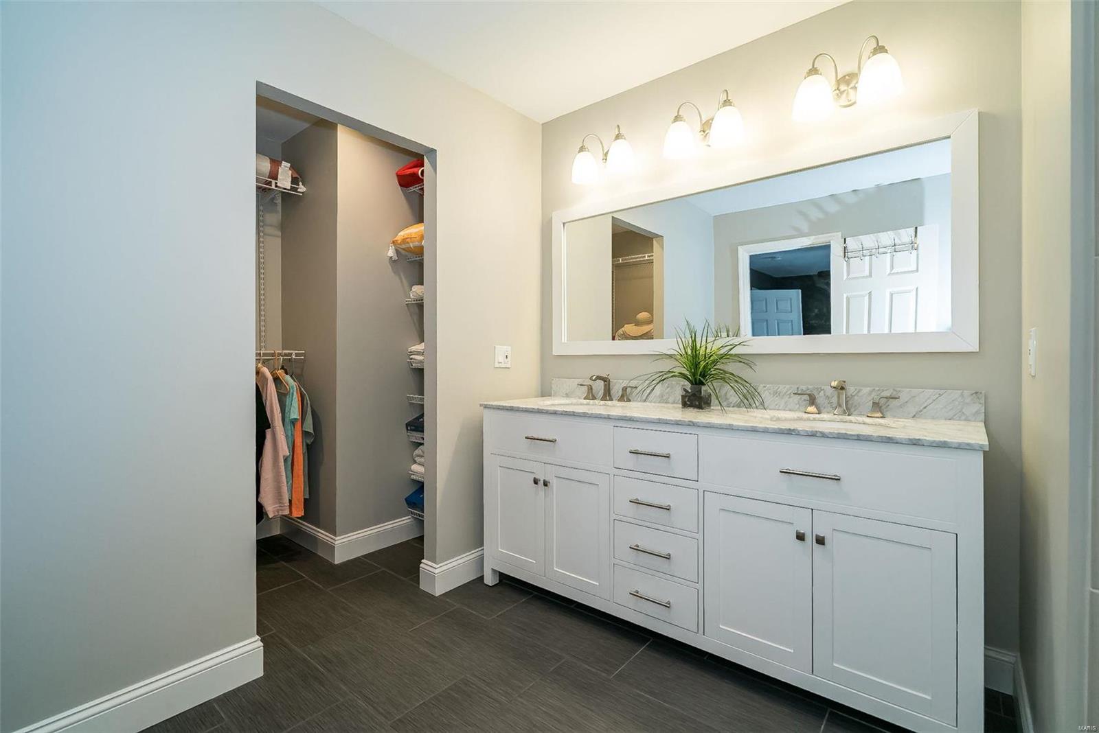 1340 Holgate Drive, Unit E2 Ballwin, MO 63021 - Photo 34 of 51