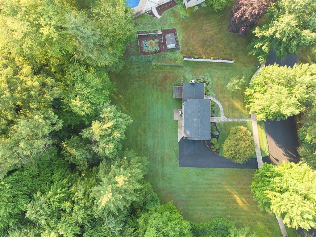 231 Edgewood Road West Springfield, MA 01089 - Photo 37 of 40