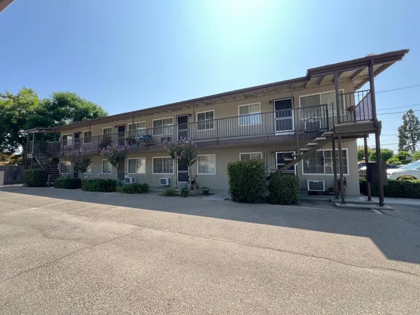 $1,200 | 906 Nevada Street, Kingsburg, CA 93631