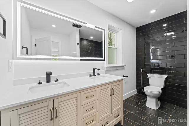 $599,999 | 577 South South Avenue South, Dunellen, NJ 08812