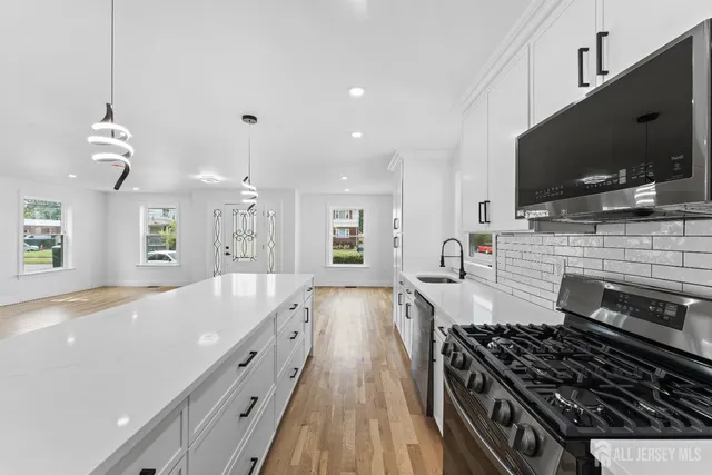 $599,999 | 577 South South Avenue South, Dunellen, NJ 08812