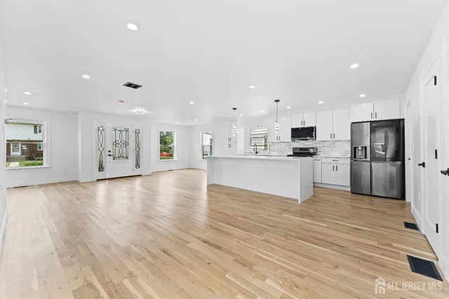 $599,999 | 577 South South Avenue South, Dunellen, NJ 08812