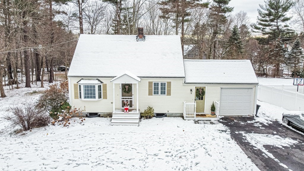 14 Alderbrook Road Andover, MA 01810 - Photo 3 of 36