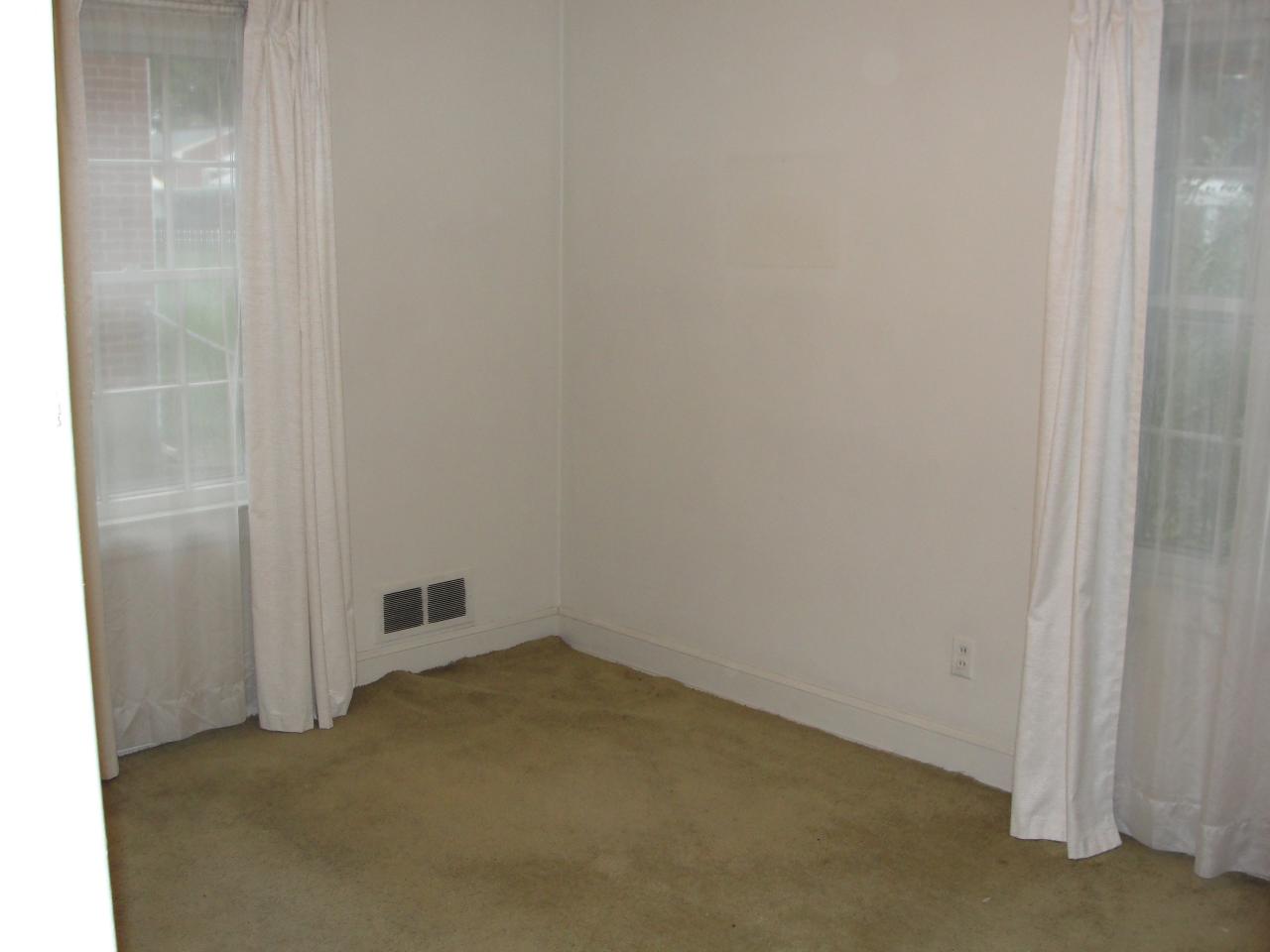 2341 Howard Road Southwest Roanoke, VA 24015 - Photo 5 of 13 Interior