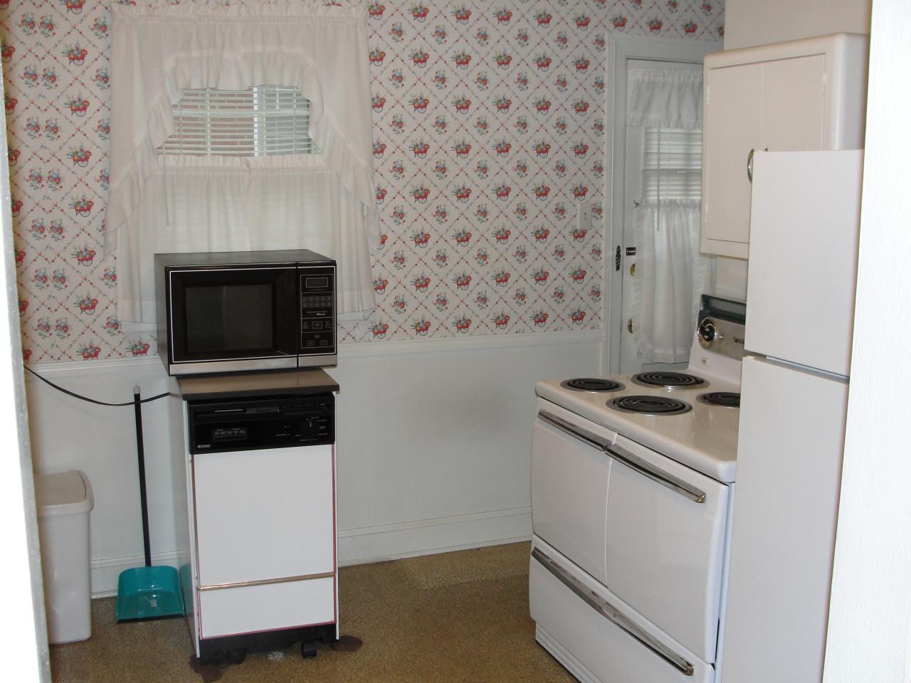 2341 Howard Road Southwest Roanoke, VA 24015 - Photo 9 of 13 Kitchen