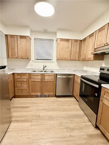 $1,900 | 37 Portland Street, Unit 2, Providence, RI 02907