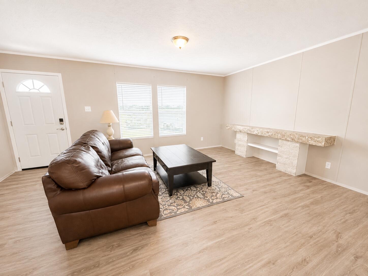 1121 Orange Loop Okeechobee, FL 34974 - Photo 10 of 33 Bright Modern Living Room Interior