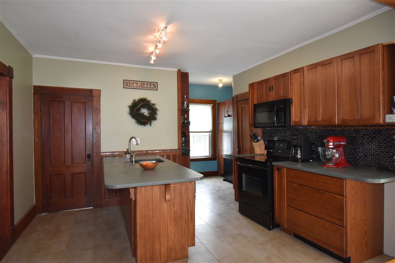 90 Jackson Avenue Rutland, VT 05701 - Photo 6 of 37