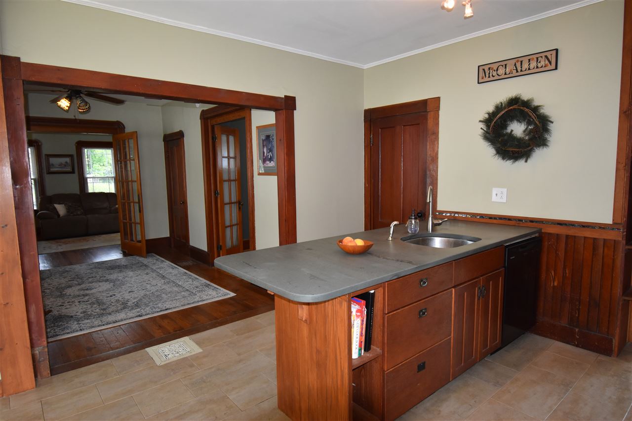 90 Jackson Avenue Rutland, VT 05701 - Photo 8 of 37