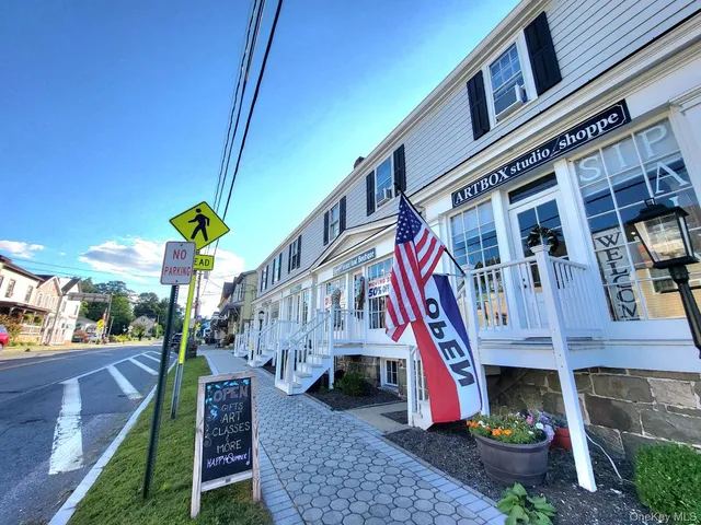 $479,900 | 205 Oriole Drive, Montgomery, NY 12549