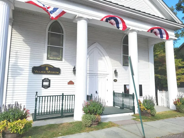 $479,900 | 205 Oriole Drive, Montgomery, NY 12549