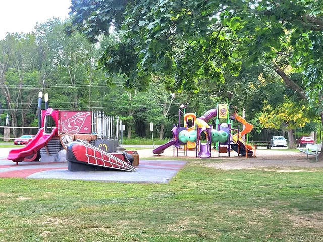 $479,900 | 205 Oriole Drive, Montgomery, NY 12549