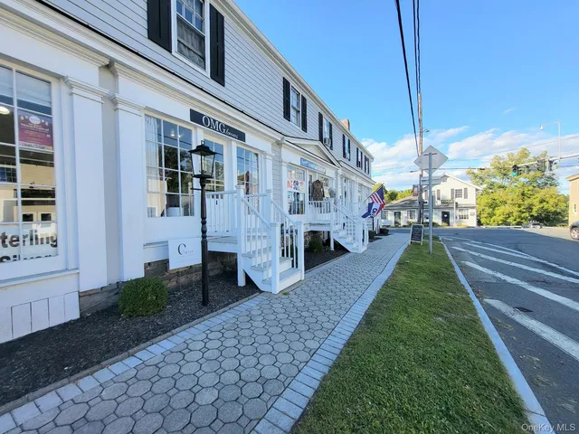 $479,900 | 205 Oriole Drive, Montgomery, NY 12549