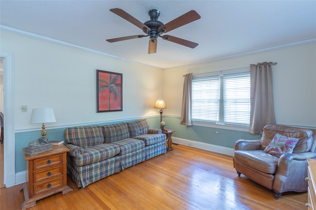 605 Boulevard Anderson, SC 29621 - Photo 9 of 46 Formal dining 2