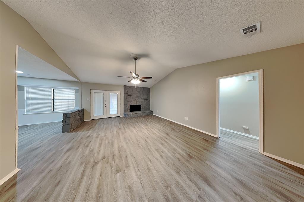 2503 Engleford Drive Arlington, TX 76015 - Photo 2 of 18