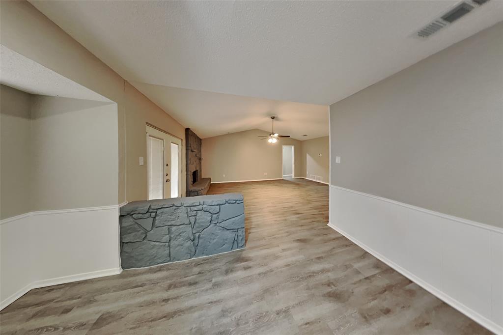 2503 Engleford Drive Arlington, TX 76015 - Photo 5 of 18