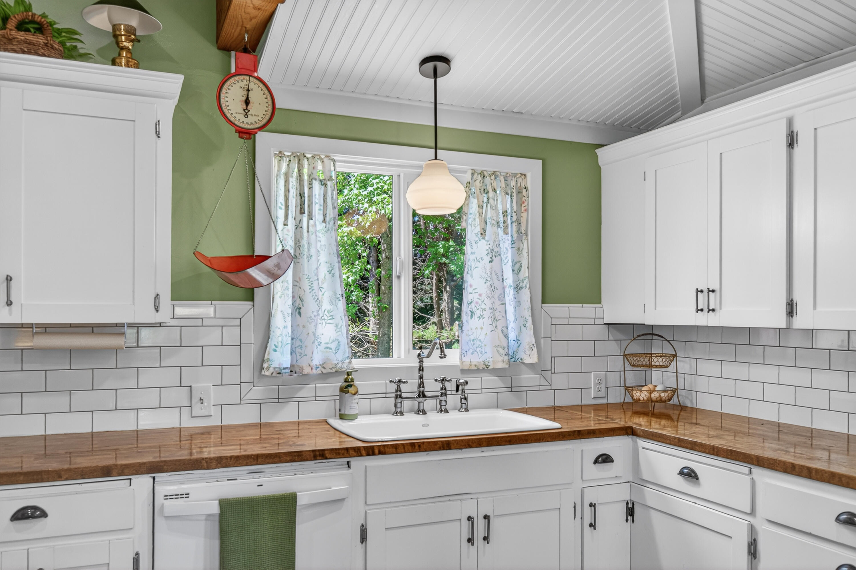 6928 Wagner Creek Road Talent, OR 97540 - Photo 26 of 48 Gallery Image 26