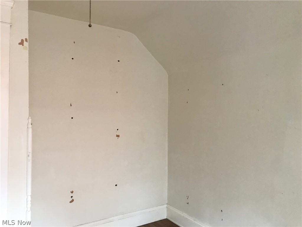 3232 East Fairfax Road Cleveland, OH 44118 - Photo 13 of 25 Gallery Image 13