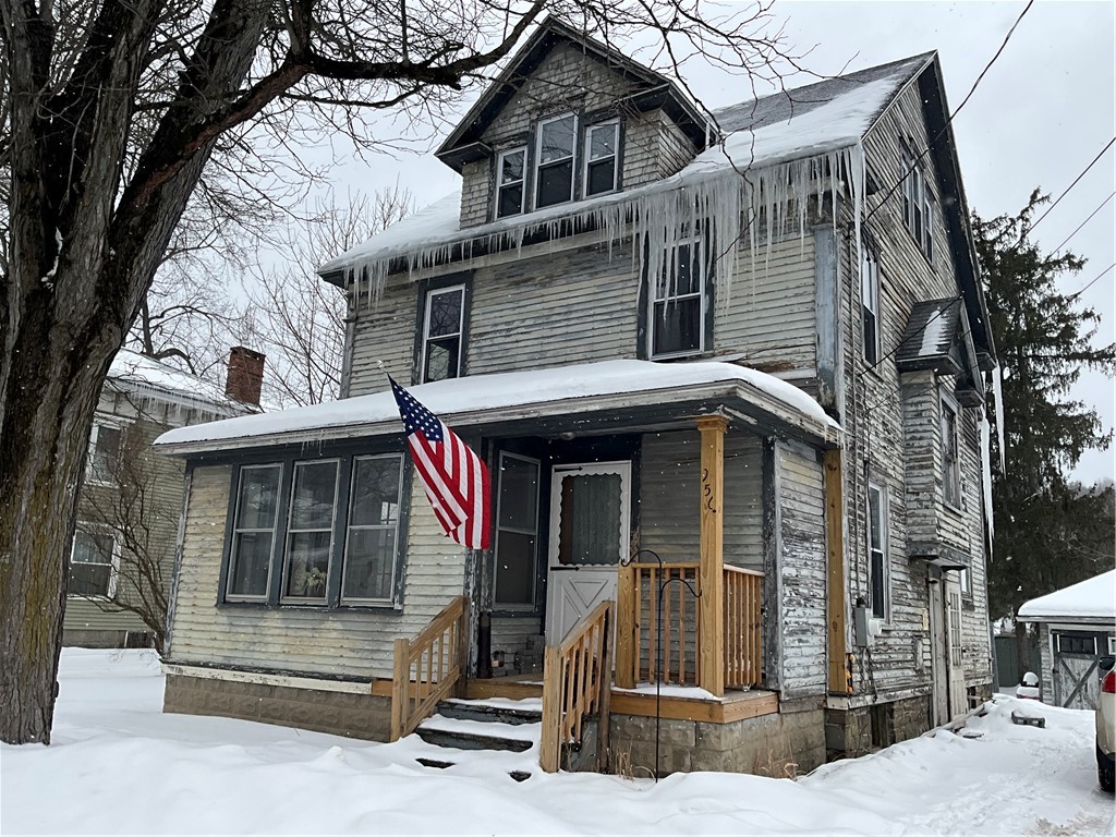 Welcome to 956 Main Street