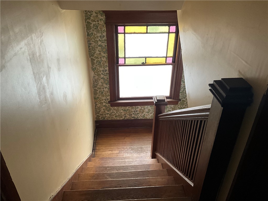 956 Main Street Locke, NY 13092 - Photo 16 of 33 Stained glass windows