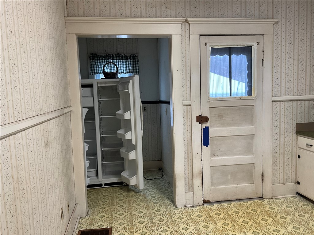 956 Main Street Locke, NY 13092 - Photo 17 of 35 Annex with refrigerator could be a cozy breakfast