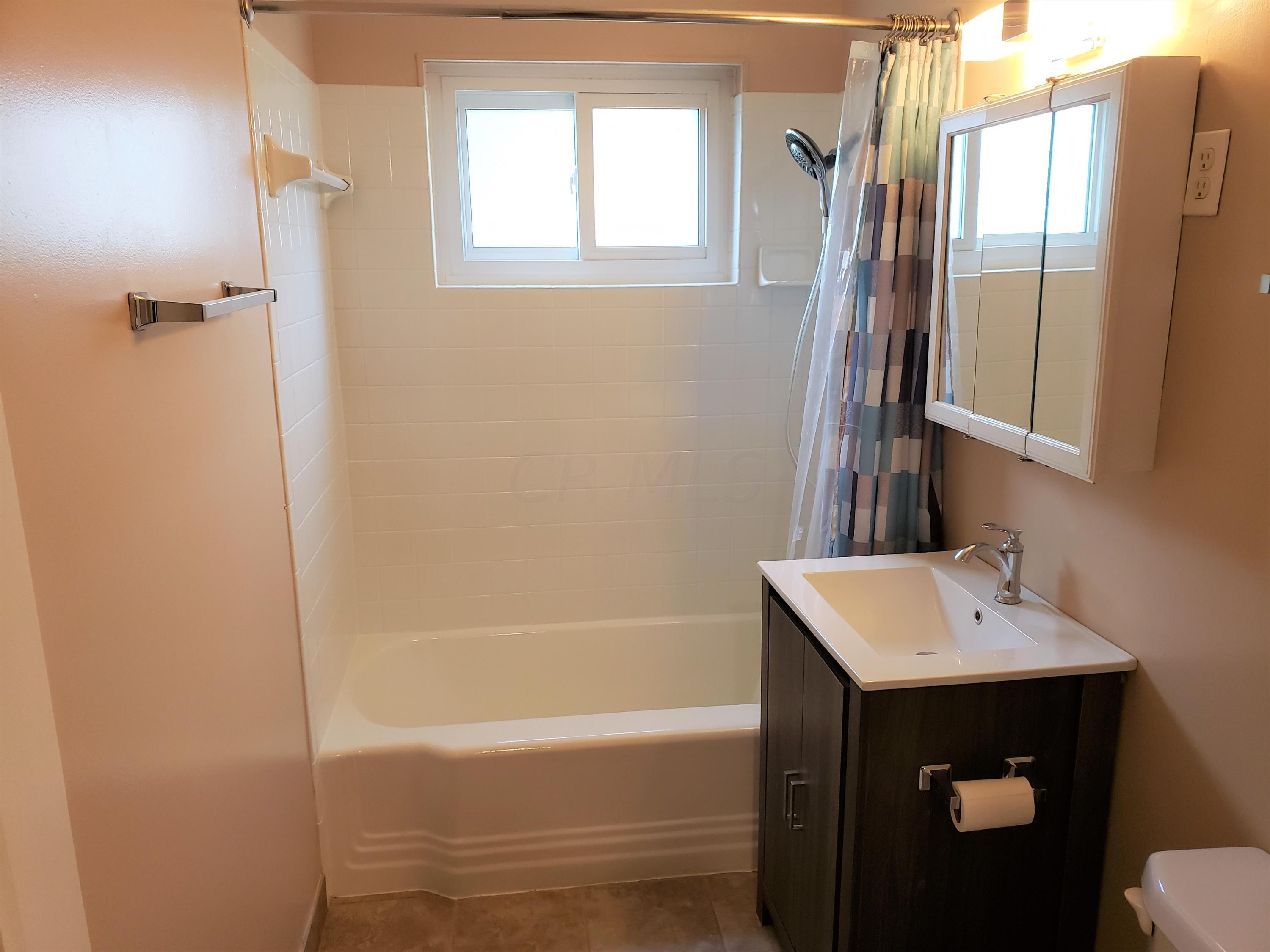 552 Chase Road Columbus, OH 43214 - Photo 27 of 31 Gallery Image 27