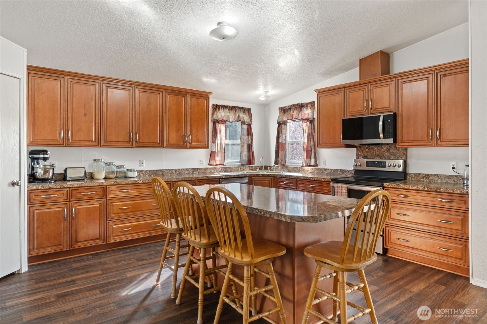 280 Antrim Road Winlock, WA 98596 - Photo 4 of 39 Gallery Image 4