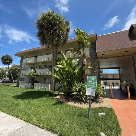 $1,900 | 7505 Southwest 82nd Street, Unit 206, Miami, FL 33143