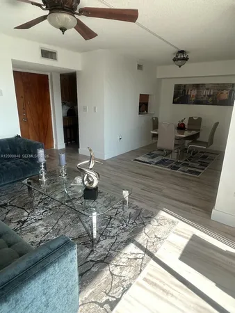 $2,300 | 11790 Southwest 18th Street, Unit 4053, Miami, FL 33175