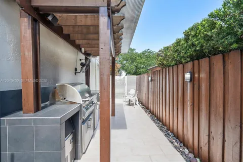 $1,230,000 | 2517 Southwest 148th Court, Miami, FL 33185