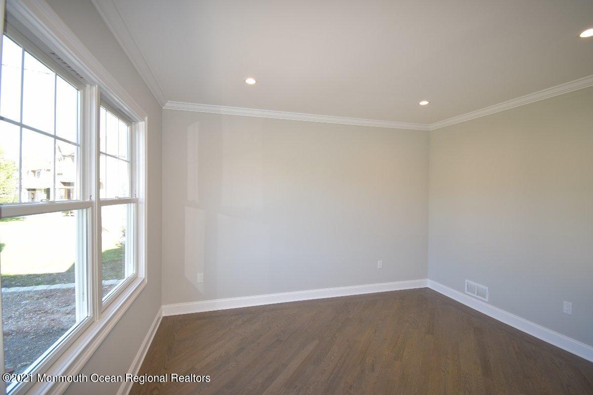 31 Lupine Way Clark, NJ 07066 - Photo 17 of 40 DSC_0270
