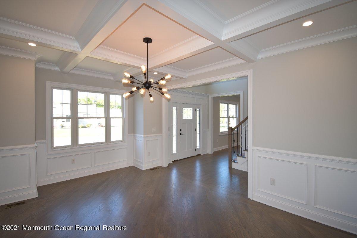 31 Lupine Way Clark, NJ 07066 - Photo 9 of 40 DSC_0308