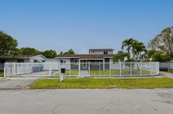 $639,999 | 30365 Southwest 152nd Court, Homestead, FL 33033