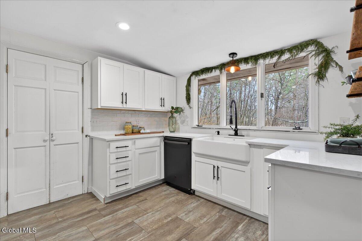 32 Slingerland Street Bethlehem, NY 12159 - Photo 12 of 70 02-32 SLINGERLANDS-10