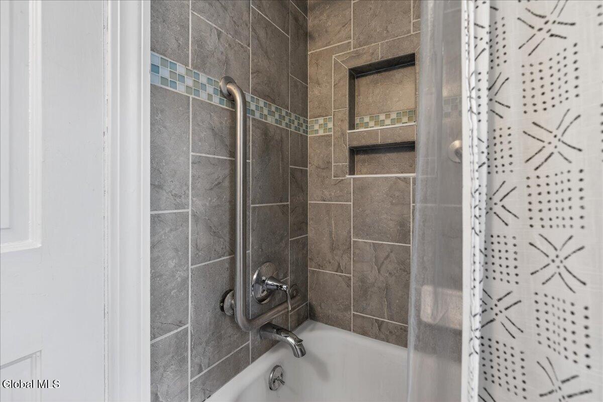 32 Slingerland Street Bethlehem, NY 12159 - Photo 51 of 70 25-32 SLINGERLANDS-31