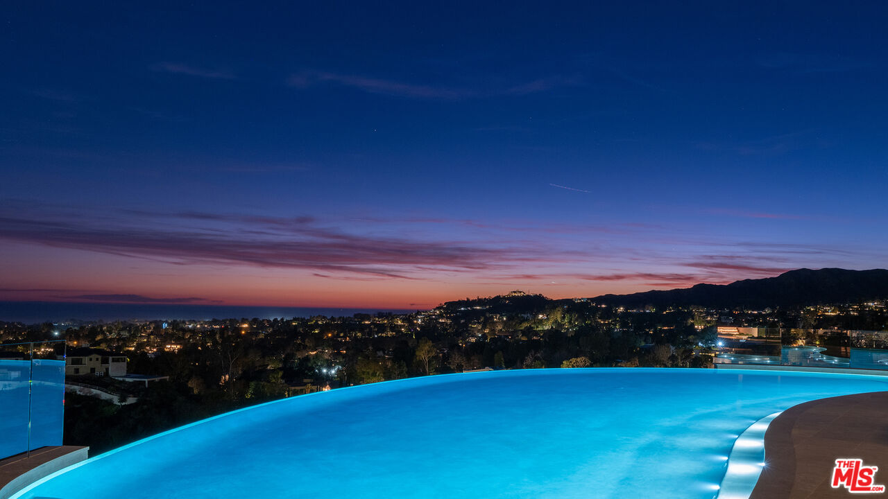 684 Firth Avenue Los Angeles, CA 90049 - Photo 27 of 27 a view of city and mountain