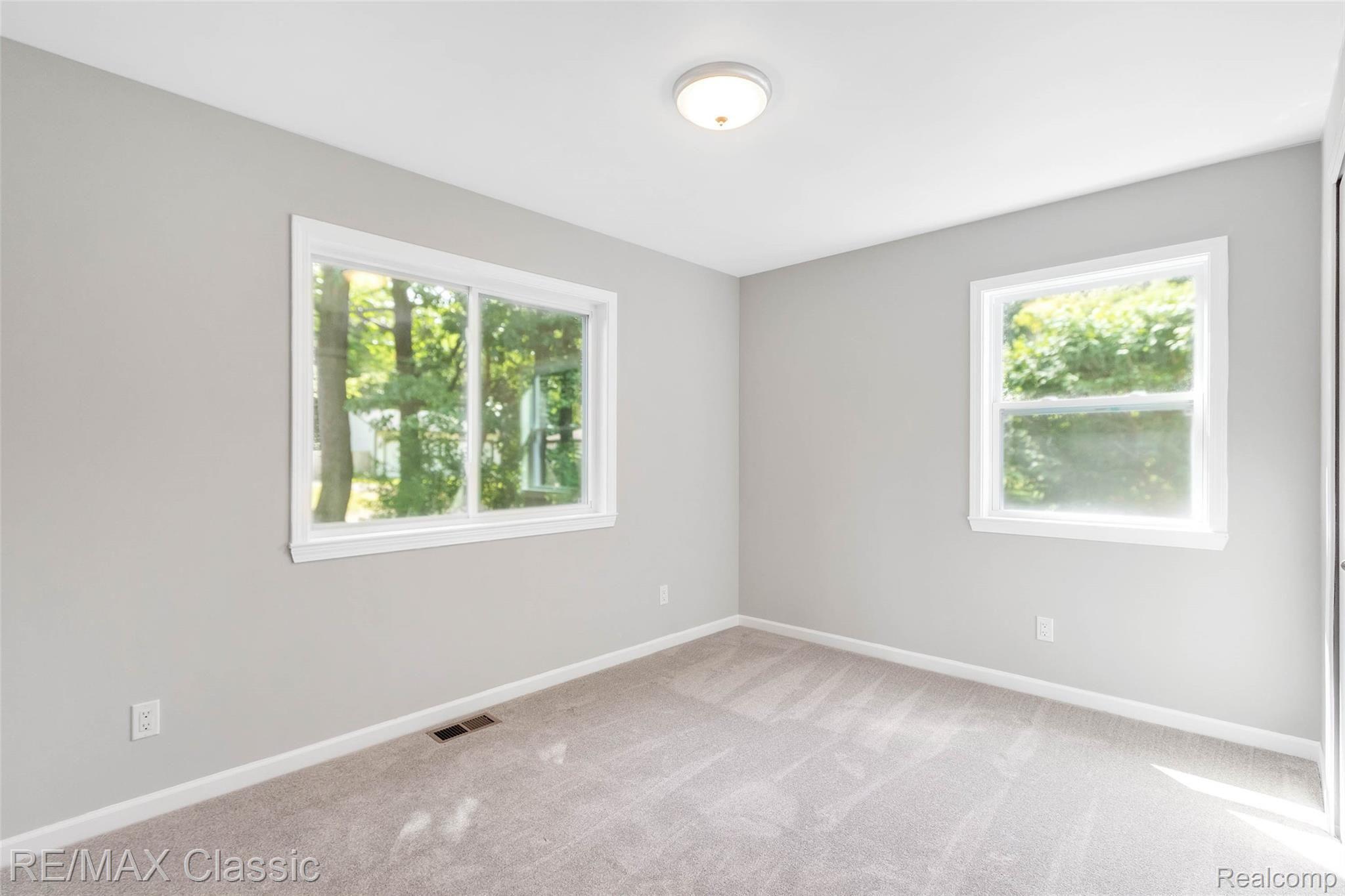 5081 Warmbriar Road White Lake, MI 48383 - Photo 20 of 35 5081 Warmbriar- (25)