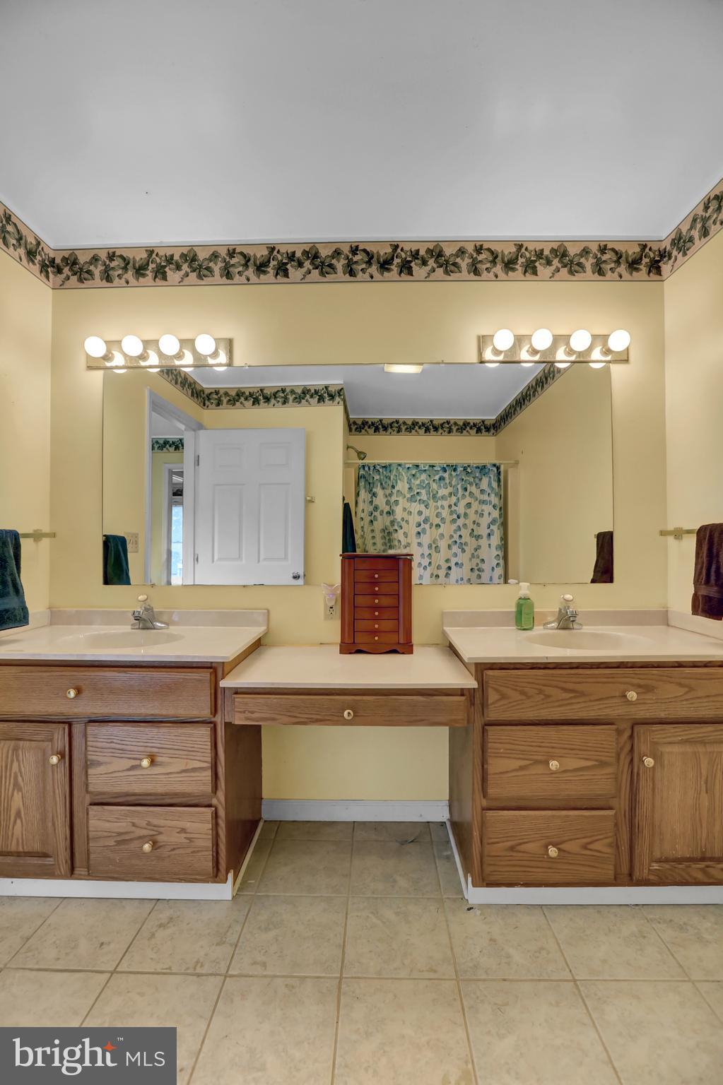 302 Clark Road Hershey, PA 17033 - Photo 14 of 33