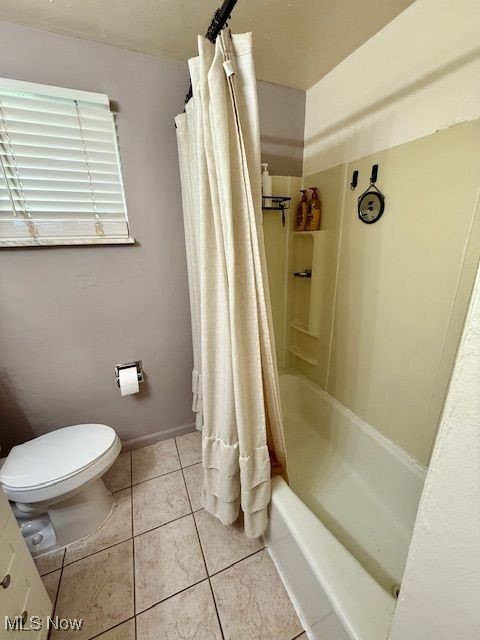 75 Ridgeland Drive Toronto, OH 43964 - Photo 15 of 18 Full bath featuring shower / tub combo and tile patterned floors