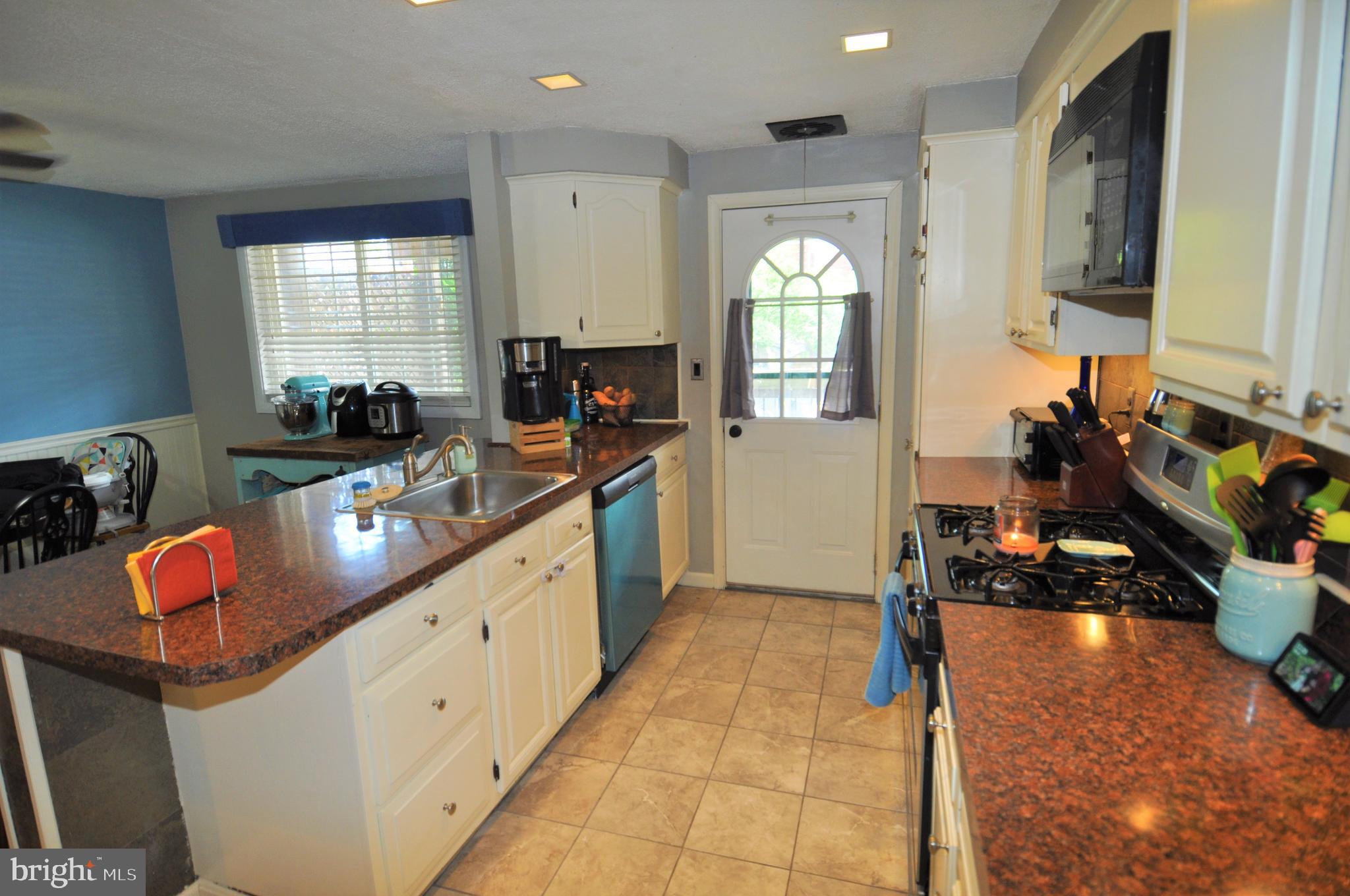 7803 Kavanagh Road Baltimore, MD 21222 - Photo 5 of 25