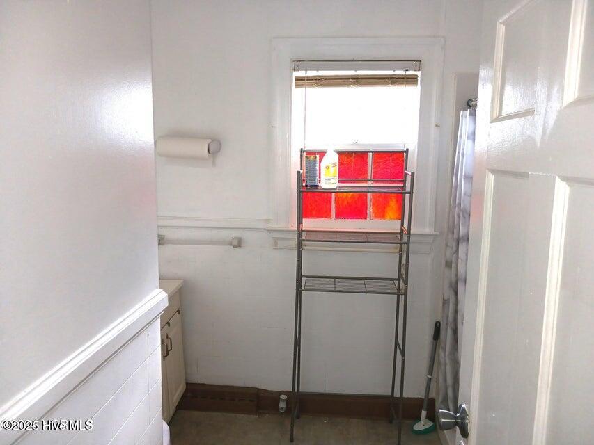 112 Stadium Street Southwest Wilson, NC 27893 - Photo 6 of 13 Full Bathroom
