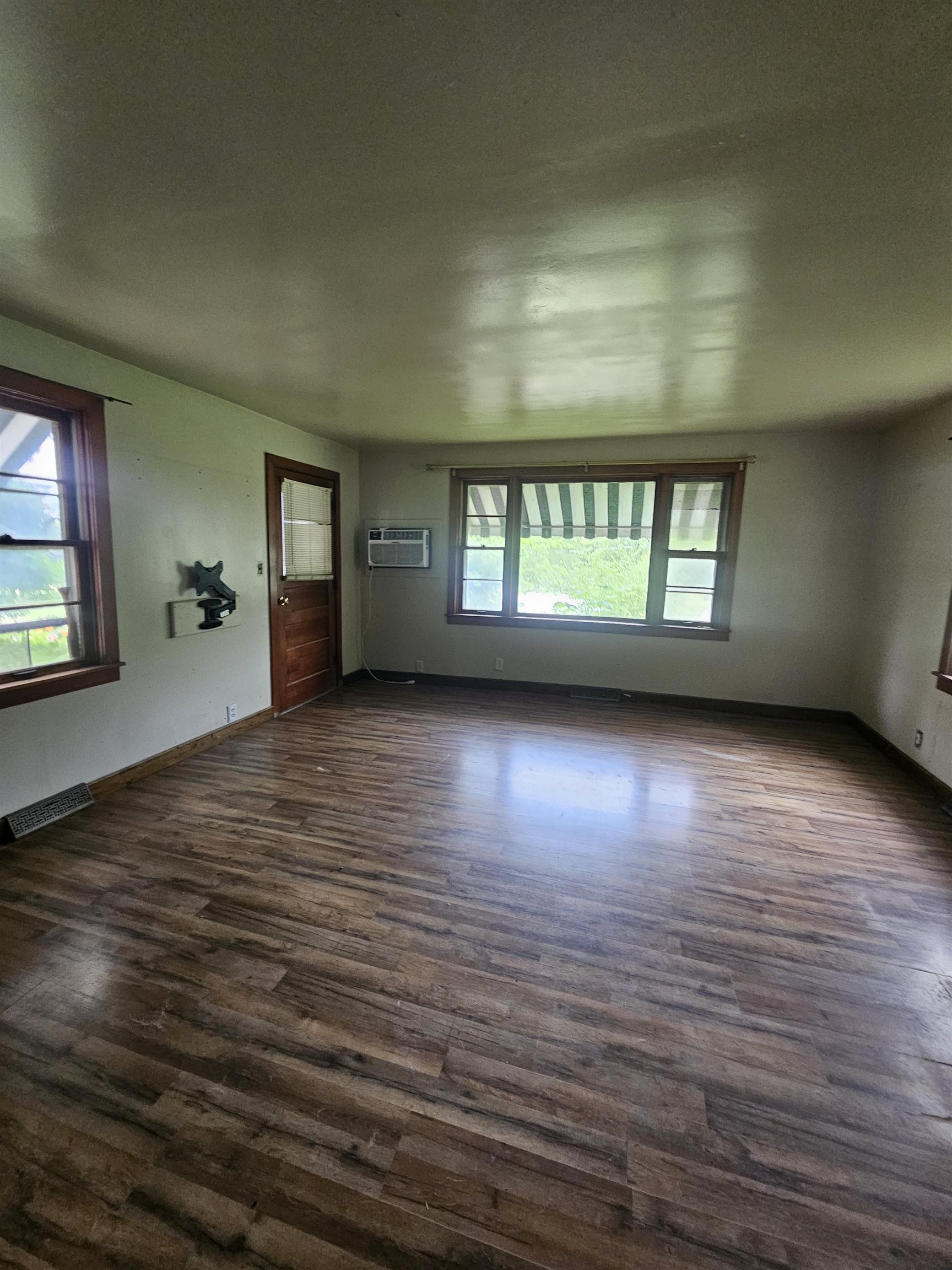 4918 County Road North Cassville, WI 53806 - Photo 7 of 23