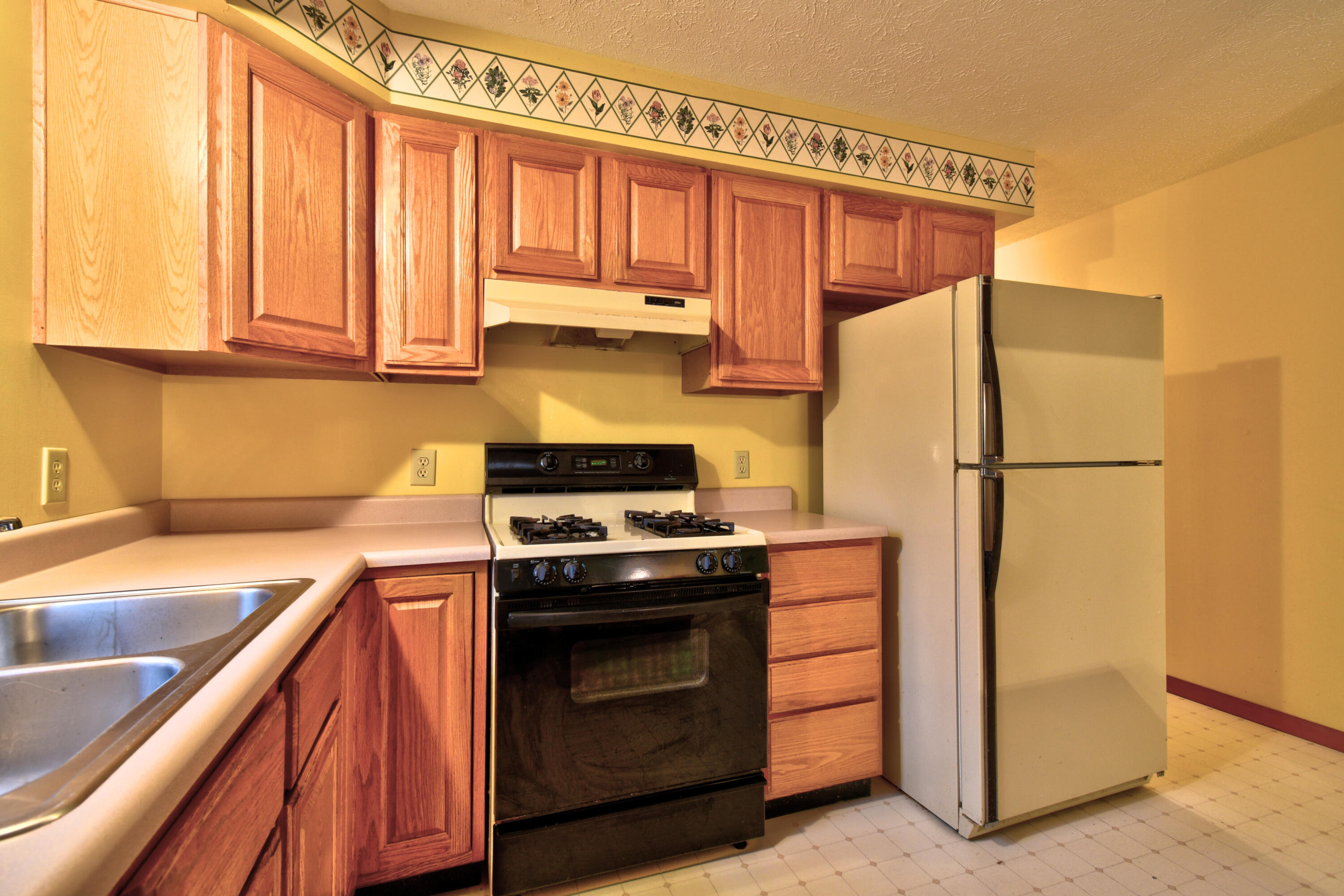 7585 Tree Top Lane Pigeon, MI 48755 - Photo 13 of 105 kt 5