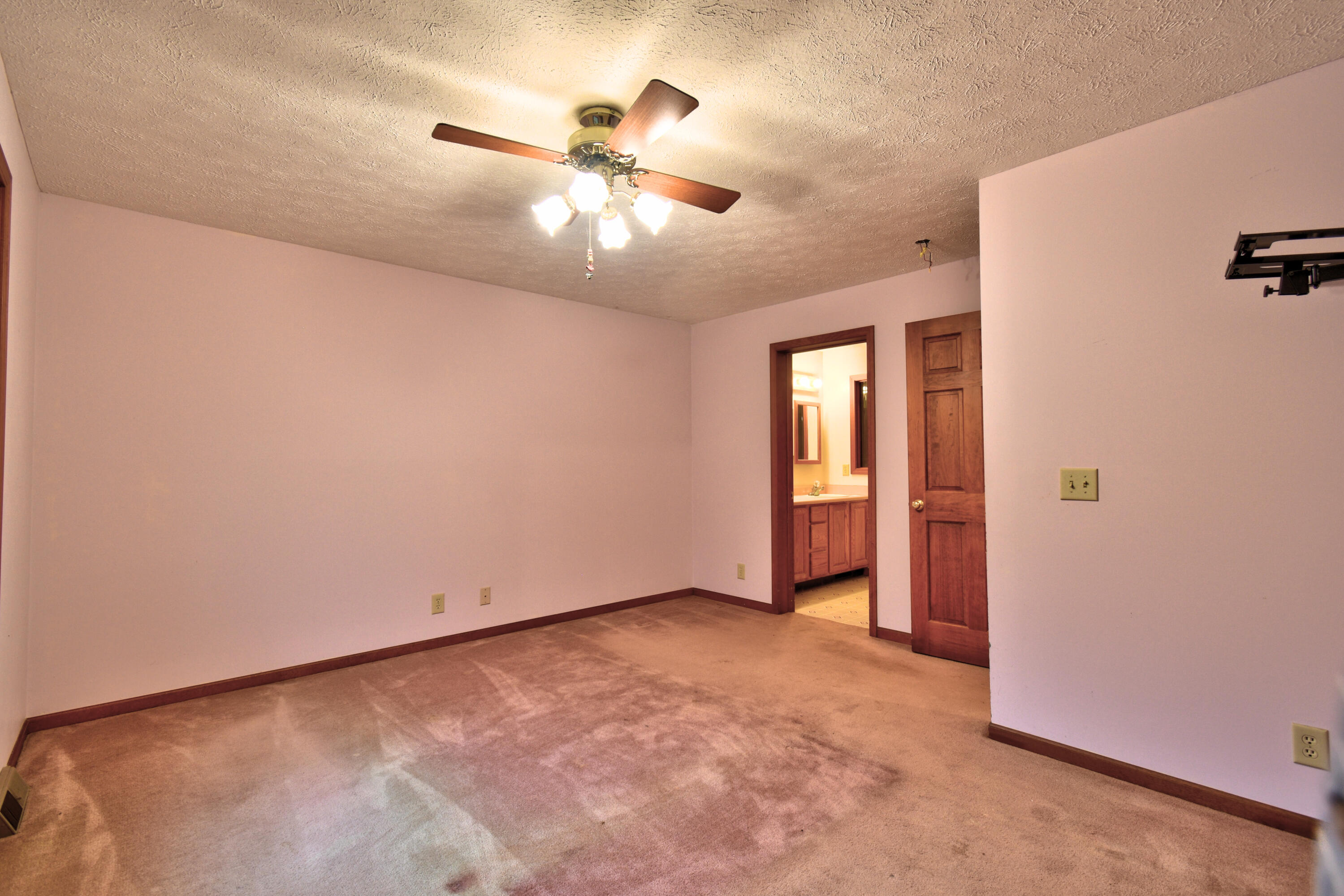 7585 Tree Top Lane Pigeon, MI 48755 - Photo 36 of 105 bed 1 6