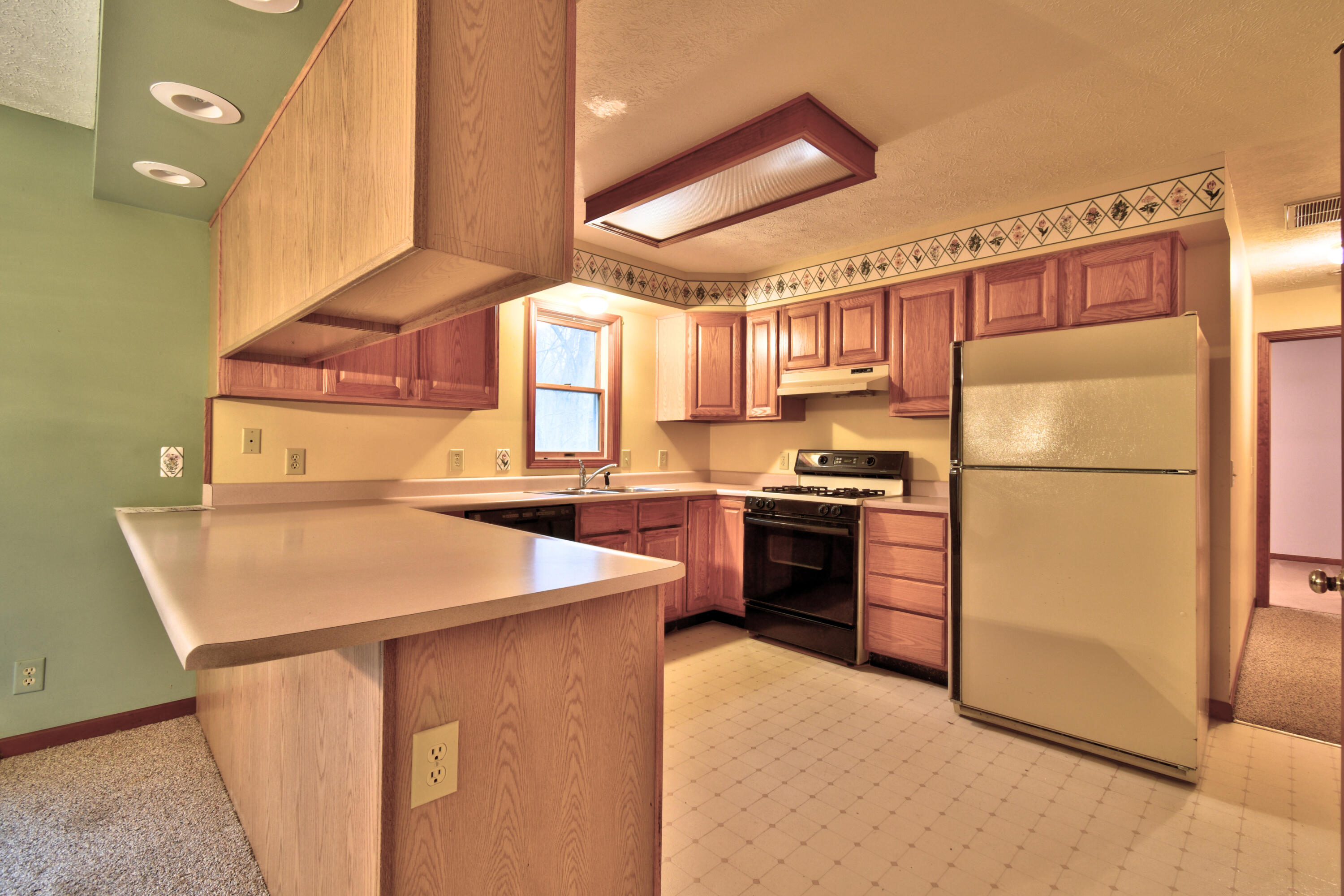 7585 Tree Top Lane Pigeon, MI 48755 - Photo 10 of 105 kt 9