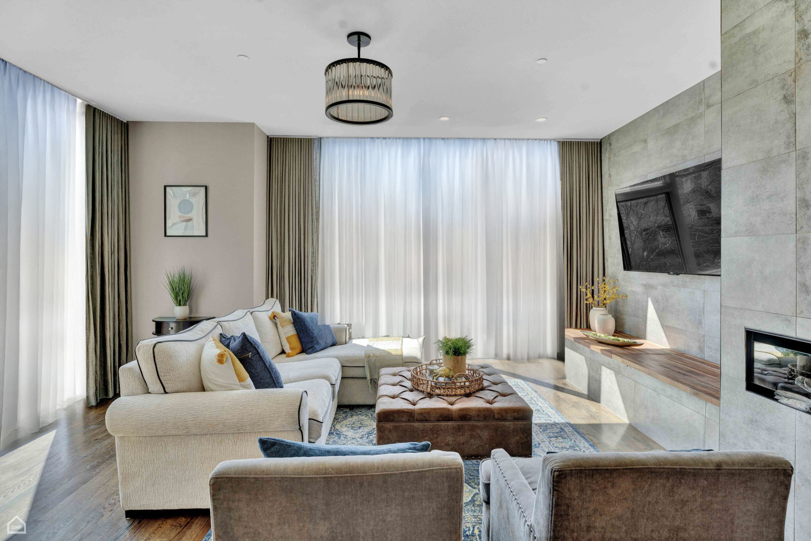 448 West Oak Street Chicago, IL 60610 - Photo 2 of 28 a living room with furniture and a flat screen tv