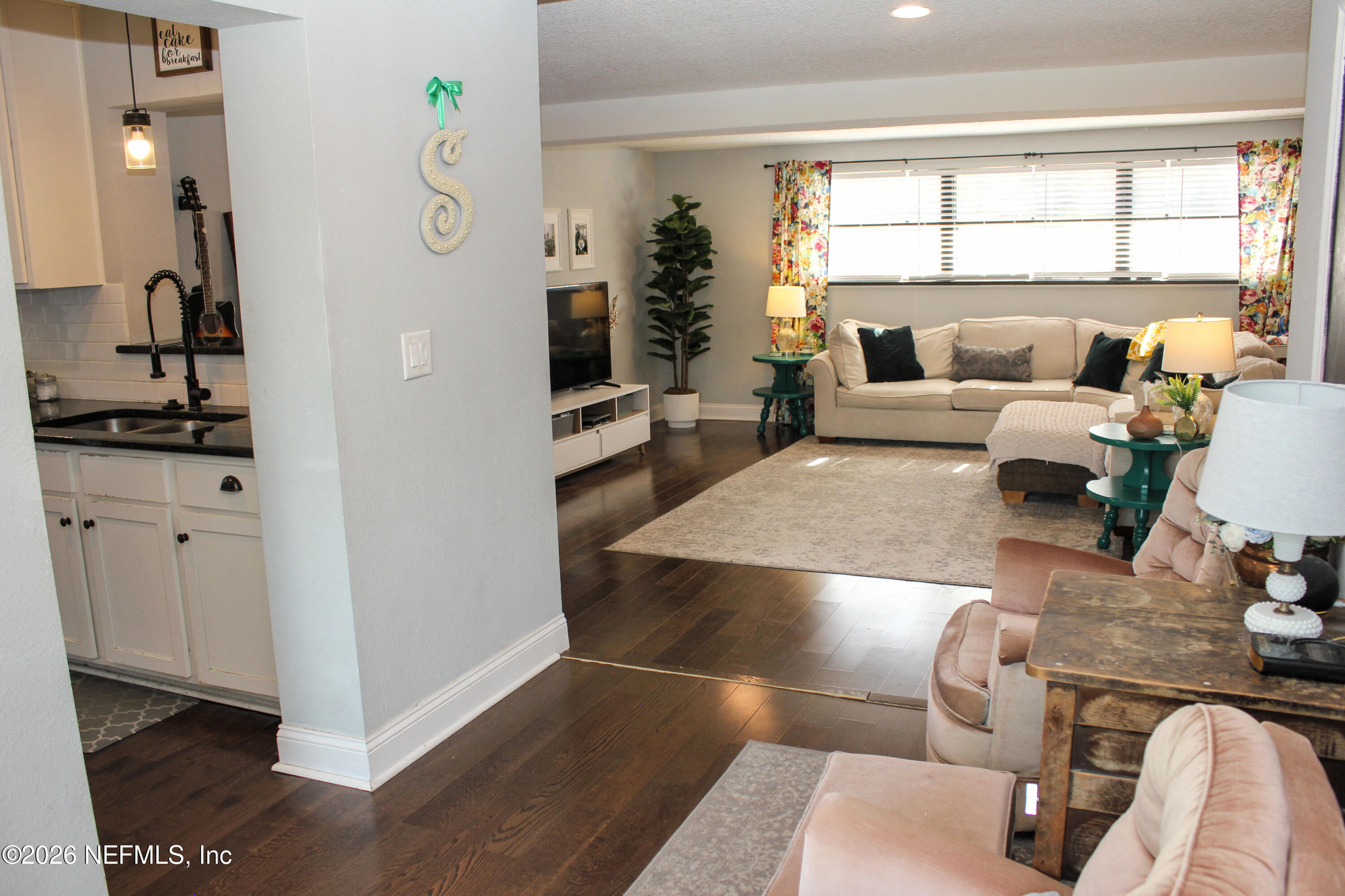 3637 Pizarro Road Jacksonville, FL 32217 - Photo 8 of 30 Kitchen & Family